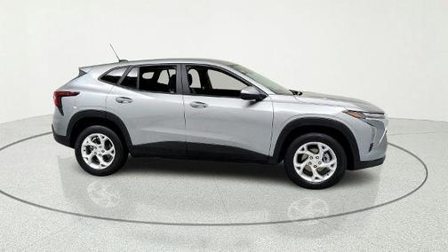 Sterling Gray Metallic 2025 Chevrolet Trax LS