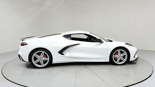 Arctic White 2026 Chevrolet Corvette Stingray w/2LT
