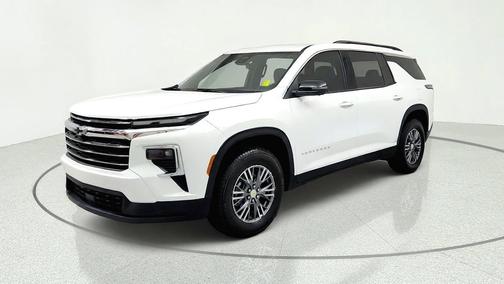 Summit White 2026 Chevrolet Traverse LT