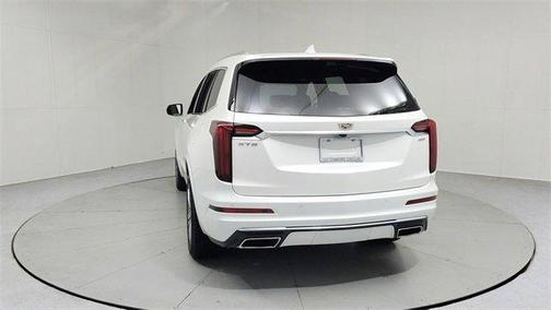 2022 Cadillac XT6 Premium Luxury FWD