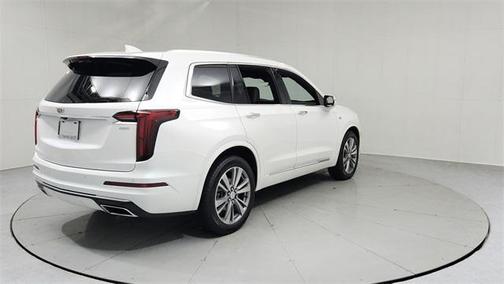 2022 Cadillac XT6 Premium Luxury FWD