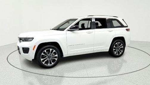 Bright White Clearcoat 2023 Jeep Grand Cherokee Overland