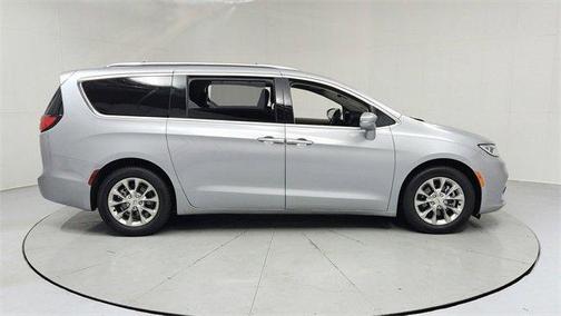 2021 Chrysler Pacifica Touring-L