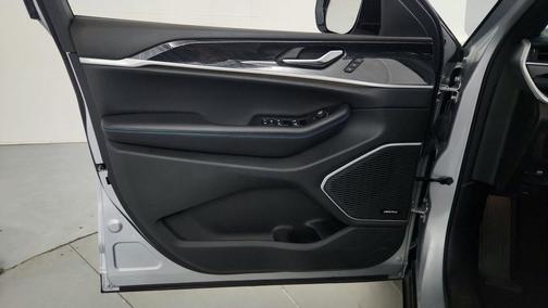 Silver Zynith 2024 Jeep Grand Cherokee 4xe Trailhawk