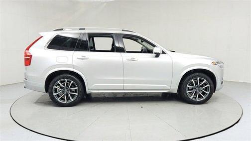 2018 Volvo XC90 T5 Momentum