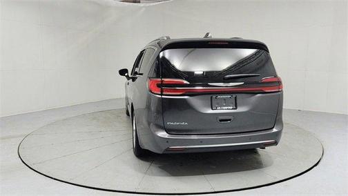 2021 Chrysler Pacifica Touring-L