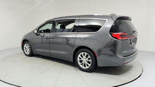 2021 Chrysler Pacifica Touring-L