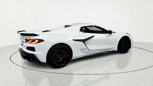 Arctic White 2025 Chevrolet Corvette Z06