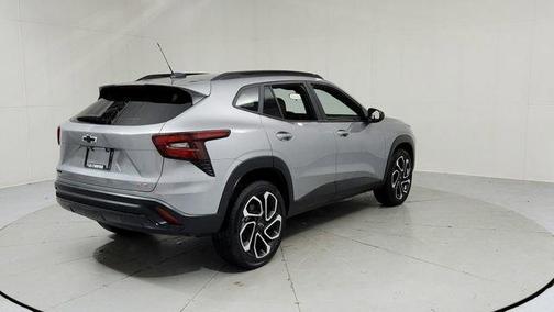 Sterling Gray Metallic 2025 Chevrolet Trax 2RS