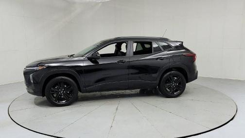 Black Metallic 2025 Chevrolet Trax ACTIV