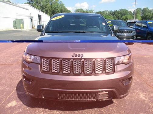 Granite Crystal Clearcoat Metallic 2021 Jeep Grand Cherokee Laredo X
