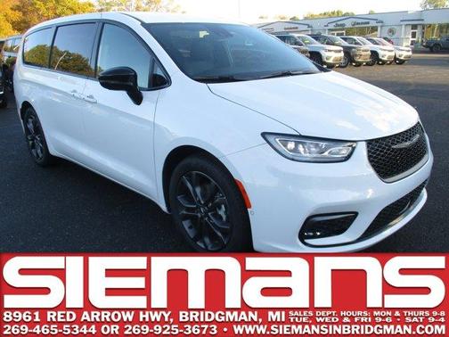 2026 Chrysler Pacifica Select