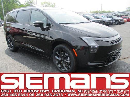 Diamond Black 2027 Chrysler Pacifica LIMITED