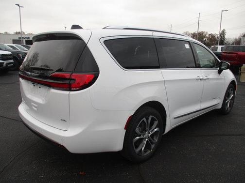 2026 Chrysler Pacifica Pinnacle