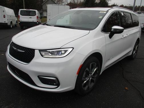 2026 Chrysler Pacifica Pinnacle