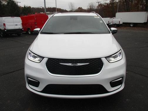 2026 Chrysler Pacifica Pinnacle