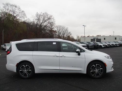 2026 Chrysler Pacifica Pinnacle