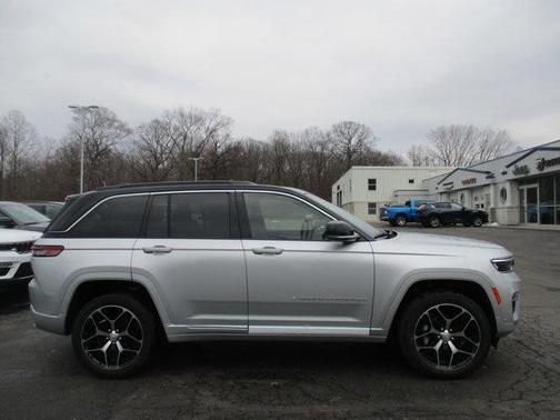 2025 Jeep Grand Cherokee Summit