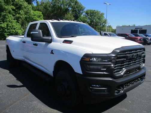 Bright White Clearcoat 2026 RAM 3500 Tradesman