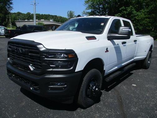Bright White Clearcoat 2026 RAM 3500 Tradesman