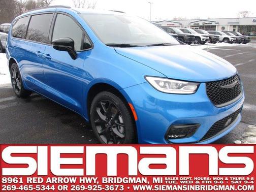 2026 Chrysler Pacifica Select