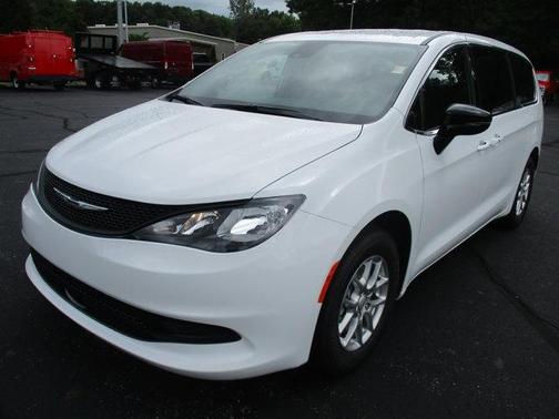 2026 Chrysler Voyager LX