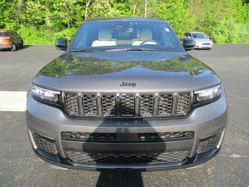 Metallic 2025 Jeep Grand Cherokee L Limited