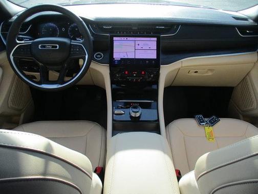 Metallic 2025 Jeep Grand Cherokee L Limited