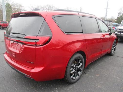 2025 Chrysler Pacifica Limited