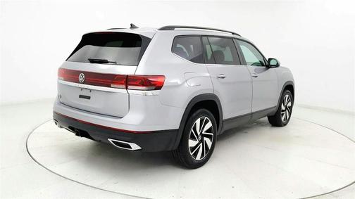Silver Mist Metallic 2025 Volkswagen Atlas 2.0T SE w/Technology