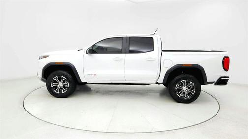 White 2024 GMC Canyon AT4