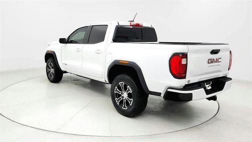 White 2024 GMC Canyon AT4