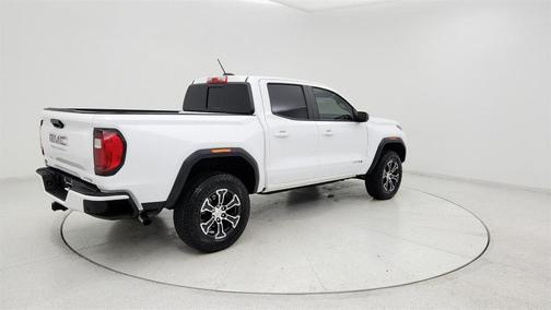 White 2024 GMC Canyon AT4