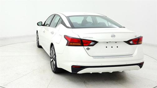 White 2021 Nissan Altima 2.5 SV
