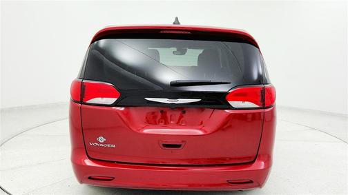 2024 Chrysler Voyager LX