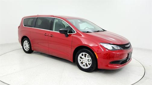 2024 Chrysler Voyager LX