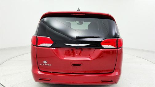 2024 Chrysler Voyager LX