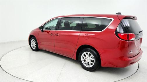 2024 Chrysler Voyager LX