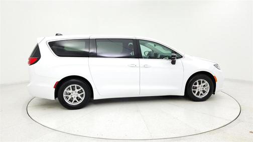 2024 Chrysler Pacifica Touring-L