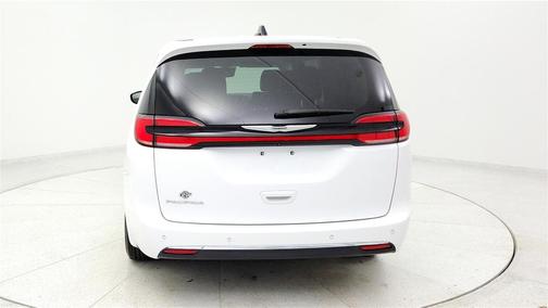 2024 Chrysler Pacifica Touring-L