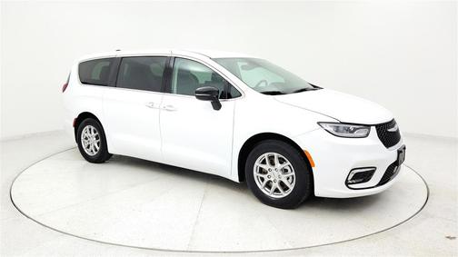 2024 Chrysler Pacifica Touring-L