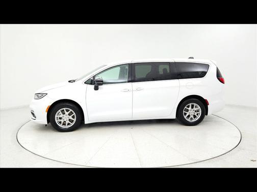 2024 Chrysler Pacifica Touring-L