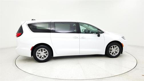 2024 Chrysler Pacifica Touring-L