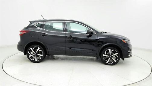 Black 2022 Nissan Rogue Sport SL