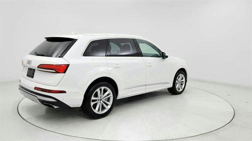 2025 Audi Q7 55 Premium