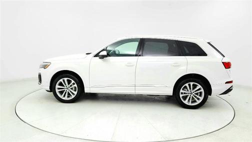 Carrara White 2025 Audi Q7 55 Premium