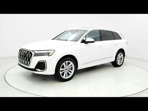 Carrara White 2025 Audi Q7 55 Premium