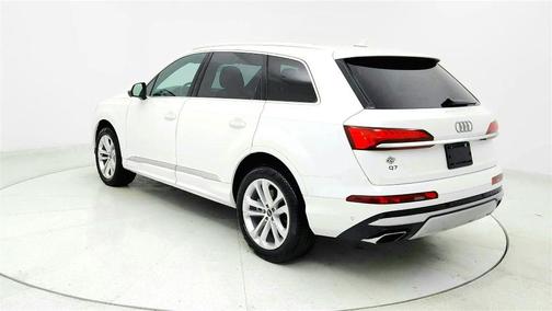 Carrara White 2025 Audi Q7 55 Premium