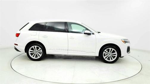 Carrara White 2025 Audi Q7 55 Premium