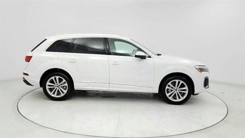 Carrara White 2025 Audi Q7 55 Premium